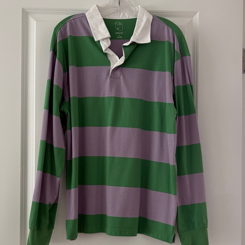 Women’s polo shirt.